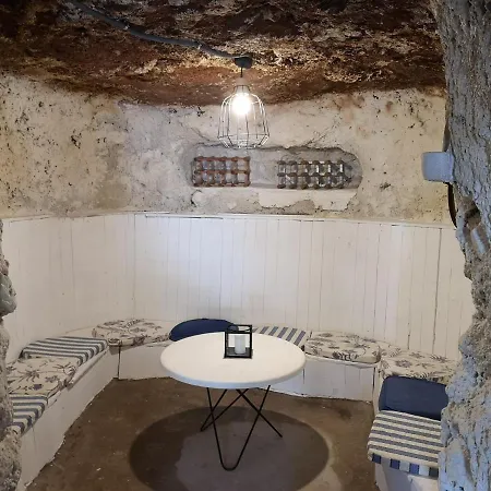 Casa Con Cuevita 特罗尔