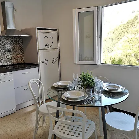 Casa Con Cuevita 펜션 *